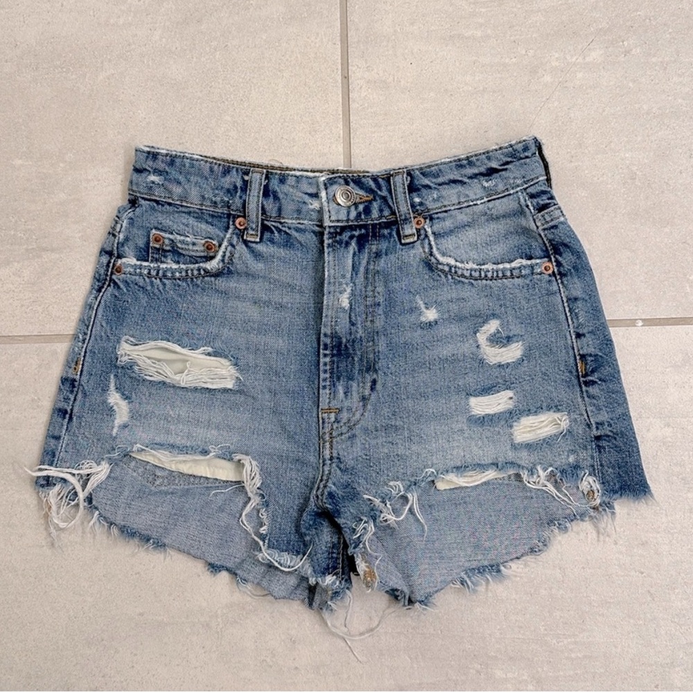 Zara High Waist Ripped Demin Short 💙